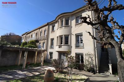 Maison - 240 m² - 9 pièces