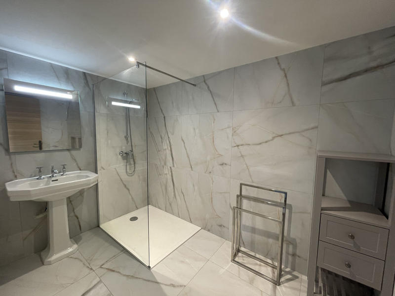 Villa - 285 m² - 6 pièces