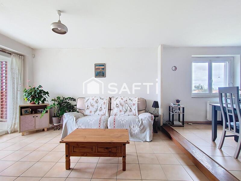 Maison - 90 m² - 5 pièces