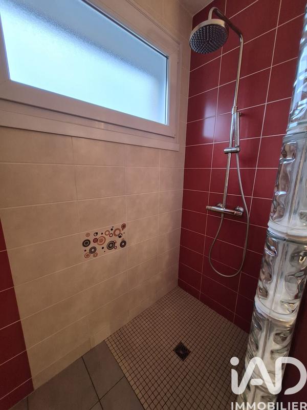 Maison - 92 m² - 5 pièces