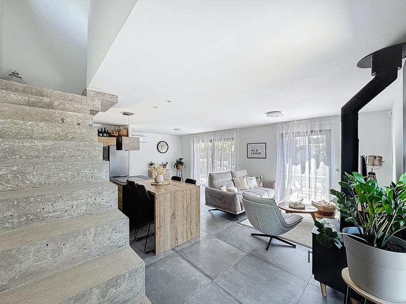 Maison - 107 m² - 5 pièces