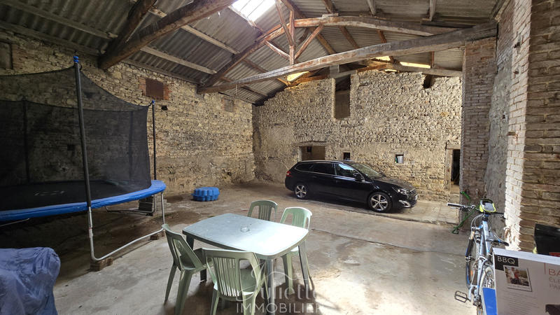 Maison - 135 m² - 1 pièce