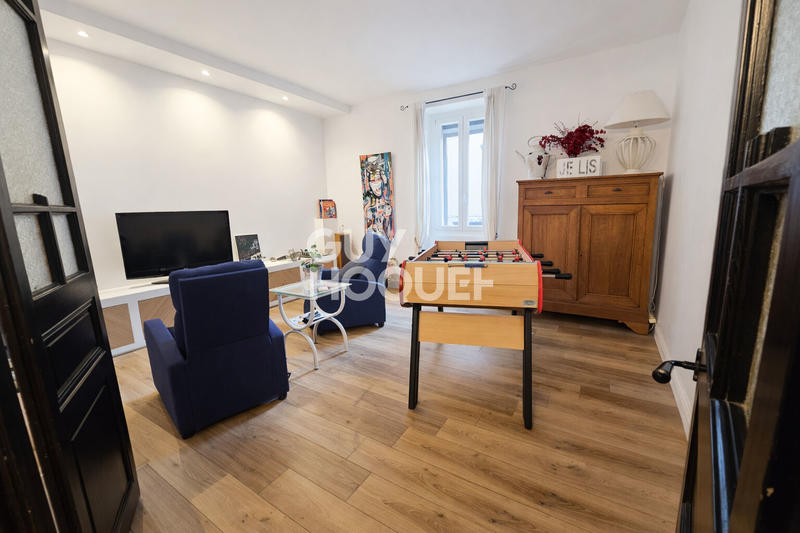 Maison - 224 m² - 6 pièces