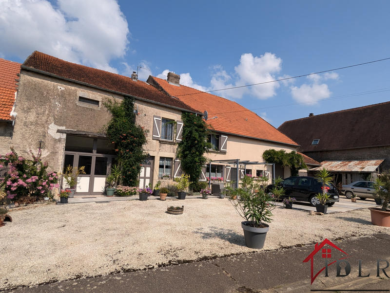 Maison - 198 m² - 8 pièces