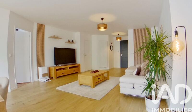 Maison - 96 m² - 5 pièces