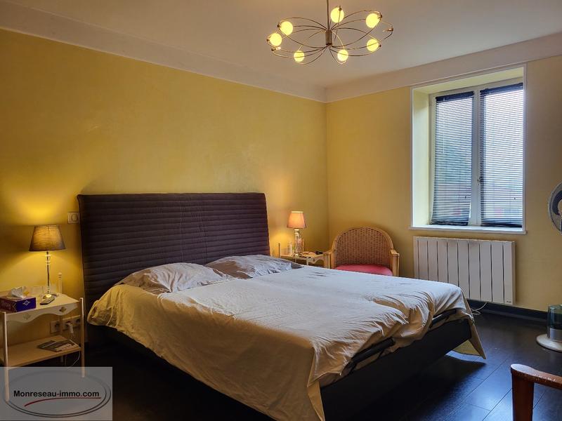 Propriété - 210 m² - 7 pièces