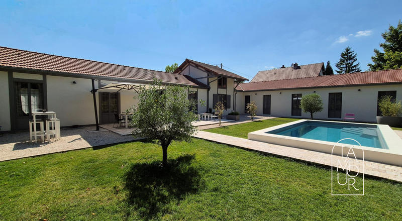 Maison ancienne - 223 m² - 8 pièces