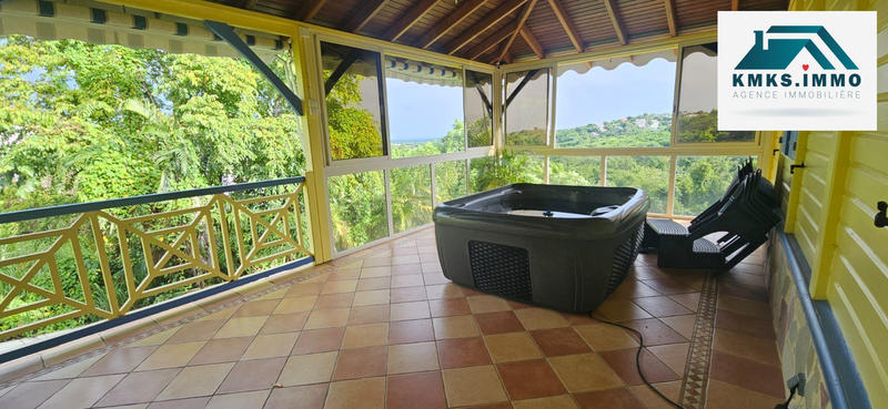 Maison - 130 m² - 4 pièces