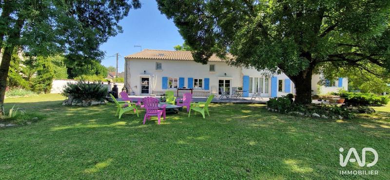 Maison - 284 m² - 9 pièces