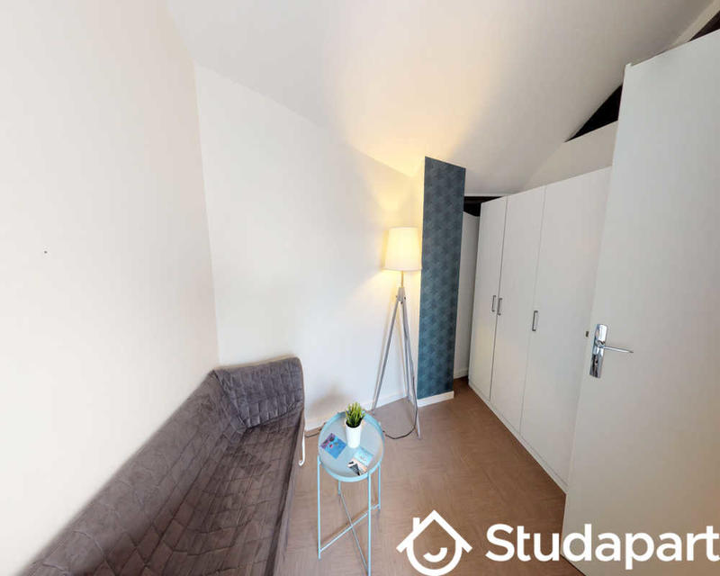 Chambre - 90 m² - 1 pièce