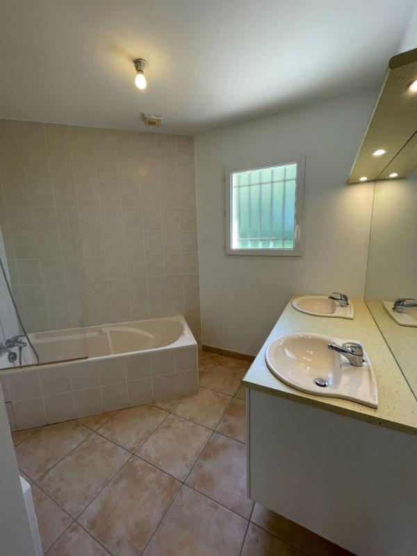 Villa - 90 m² - 4 pièces