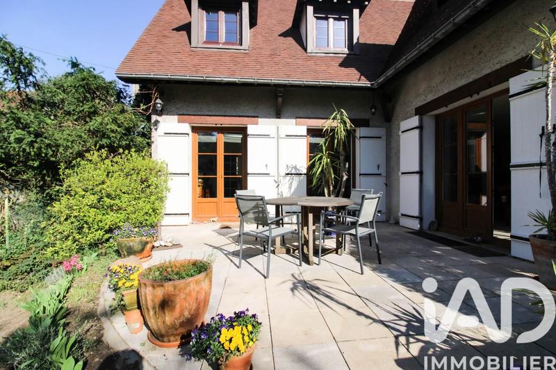 Maison - 189 m² - 8 pièces