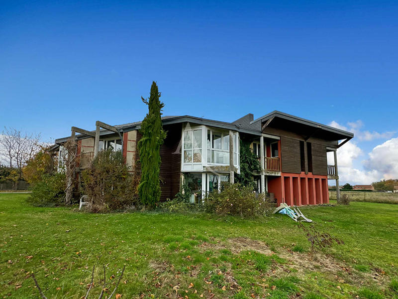 Maison - 320 m² - 12 pièces