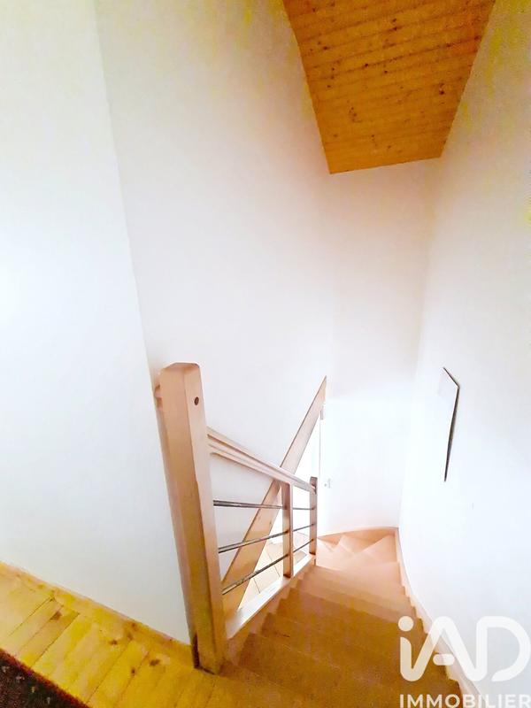 Maison - 275 m² - 11 pièces