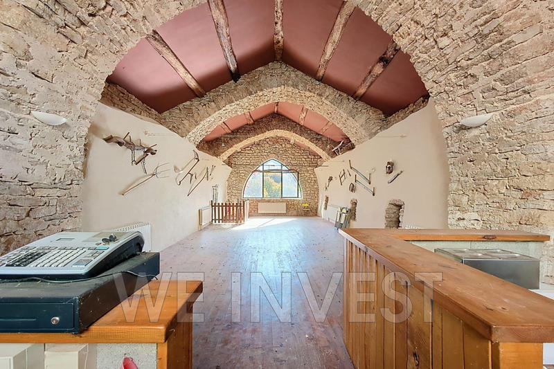 Propriété - 475 m²