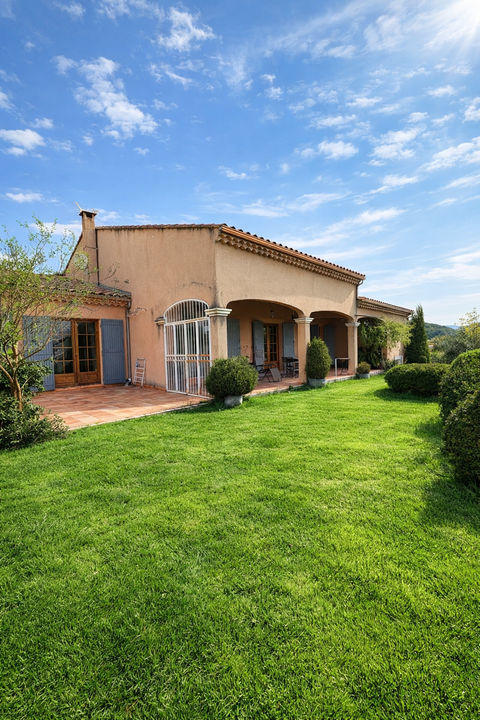 Villa - 185 m² - 6 pièces