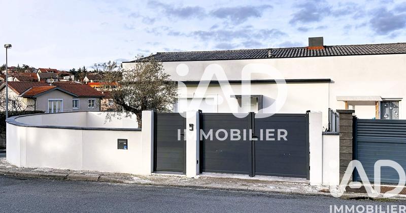 Maison - 92 m² - 4 pièces