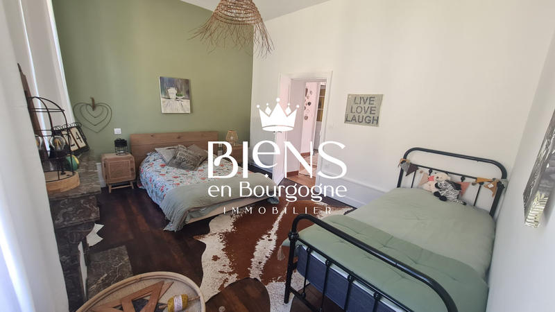 Maison - 259 m² - 8 pièces