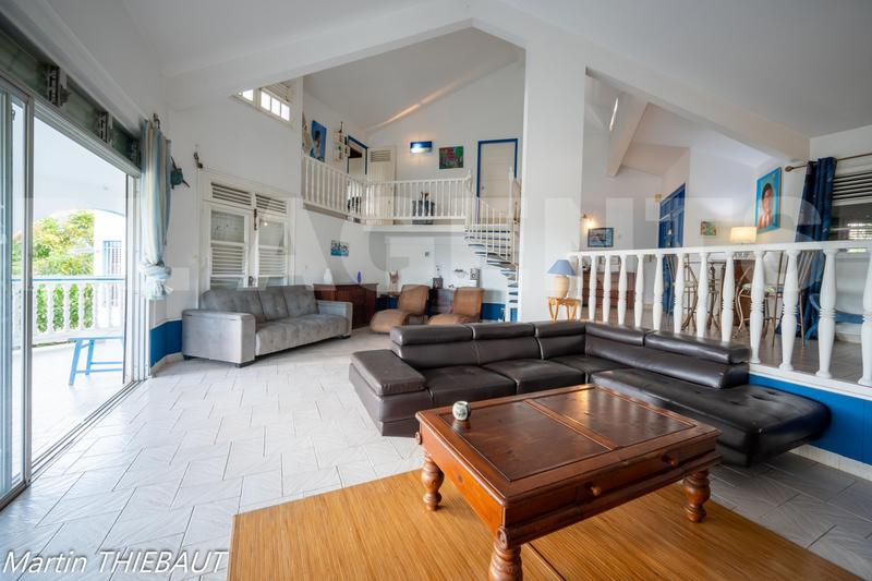 Maison - 260 m² - 12 pièces