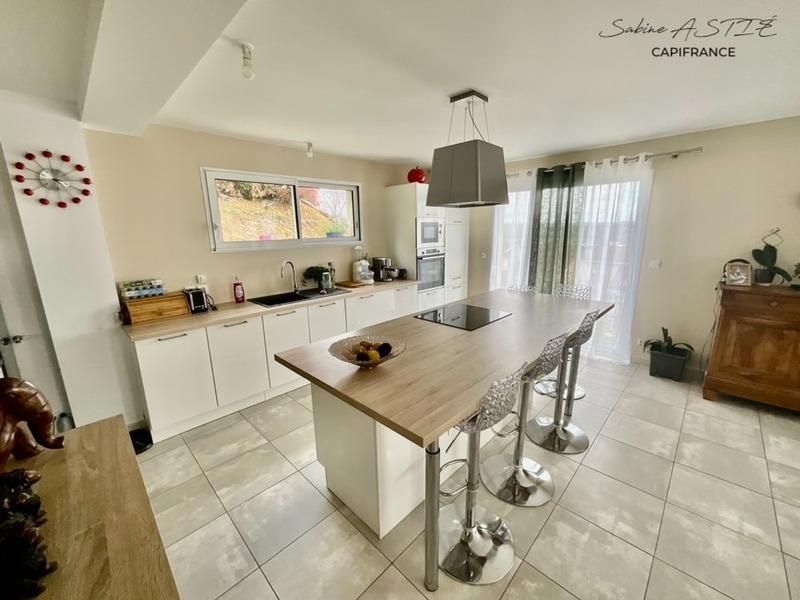 Maison - 144 m² - 6 pièces