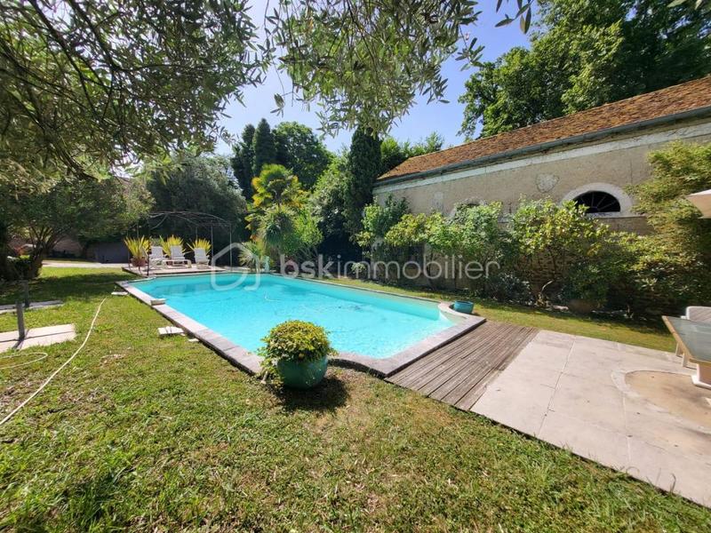 Maison - 400 m² - 10 pièces