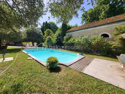 Maison - 400 m² - 10 pièces