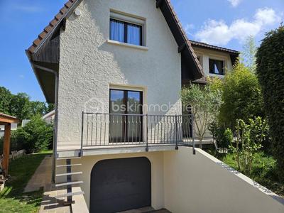 Pavillon - 130 m² - 6 pièces