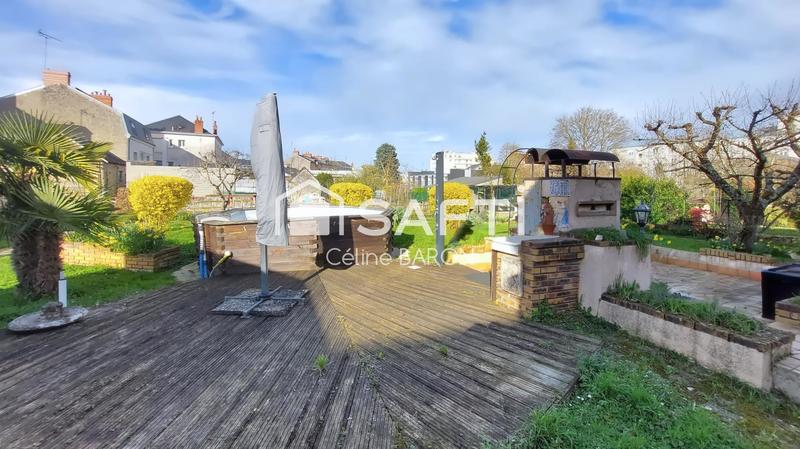 Maison - 208 m² - 9 pièces