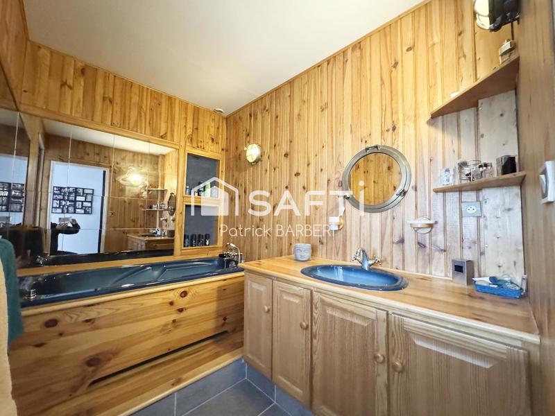 Maison - 254 m² - 7 pièces