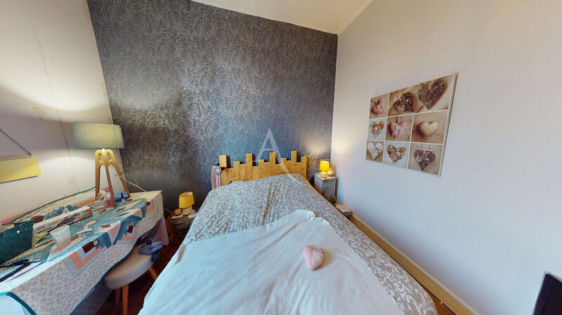 Maison - 192 m² - 9 pièces