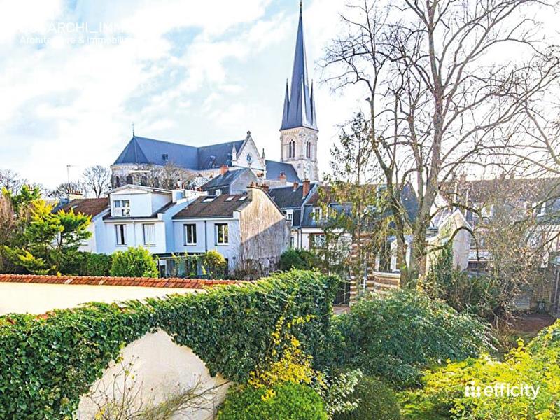 Maison - 360 m² - 10 pièces