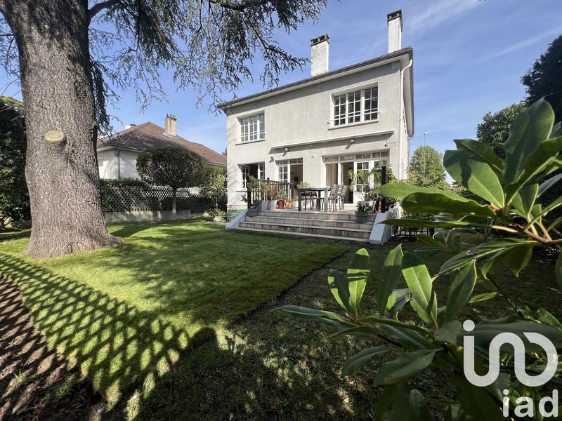 Maison - 263 m² - 9 pièces