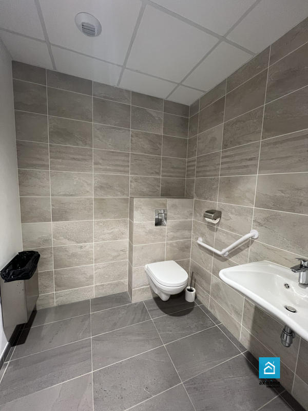 Local commercial - 124 m²