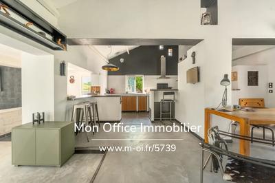 Villa - 240 m² - 5 pièces