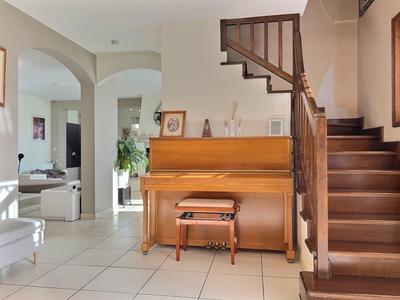 Maison - 182 m² - 8 pièces