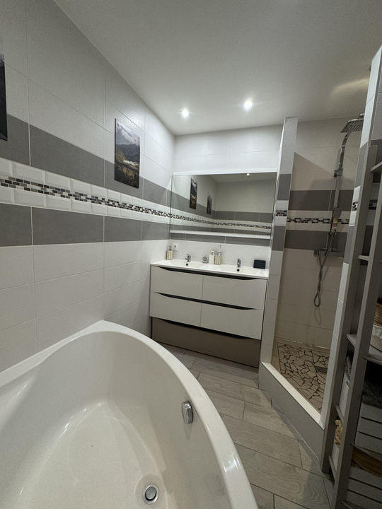 Appartement - 70 m² - 3 pièces