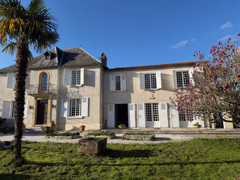 Maison bourgeoise - 388 m² - 11 pièces
