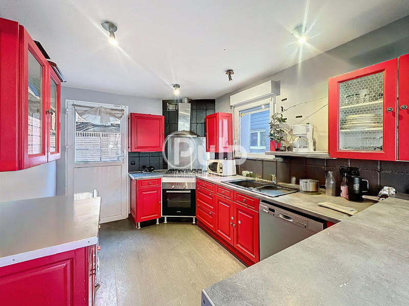 Maison - 153 m² - 11 pièces