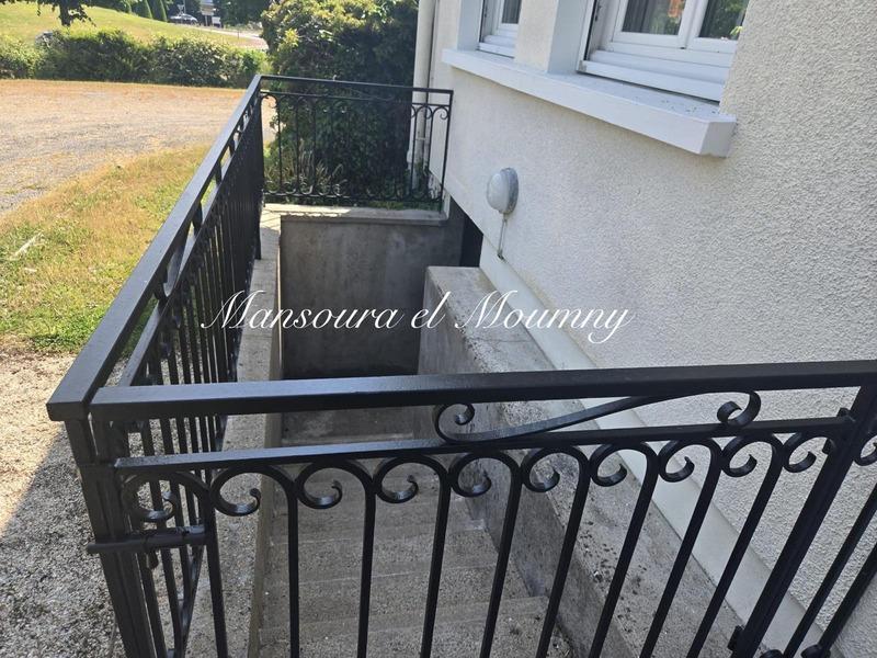 Propriété - 360 m² - 20 pièces