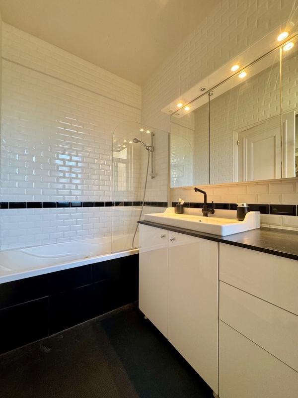 Appartement - 156 m² - 6 pièces