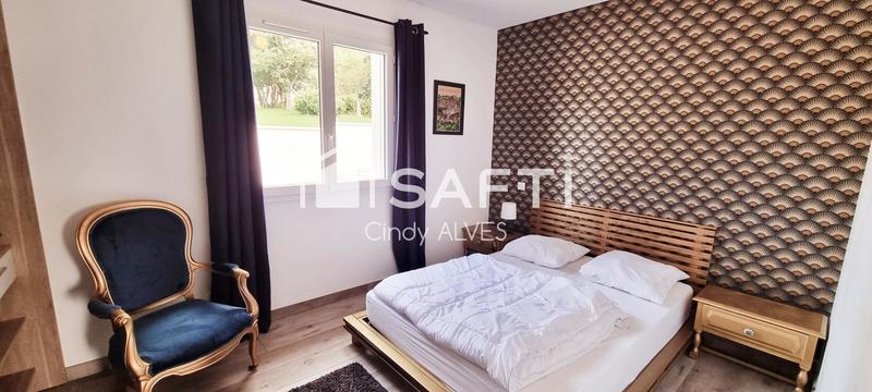 Maison - 213 m² - 8 pièces