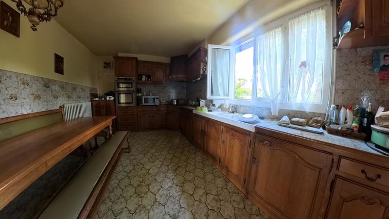 Maison - 248 m² - 8 pièces