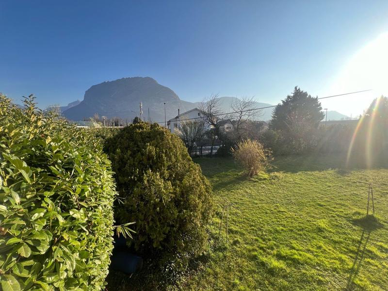 Maison - 256 m² - 6 pièces