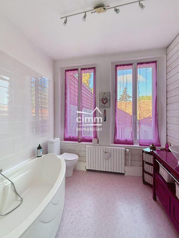 Maison traditionnelle - 159 m² - 4 pièces