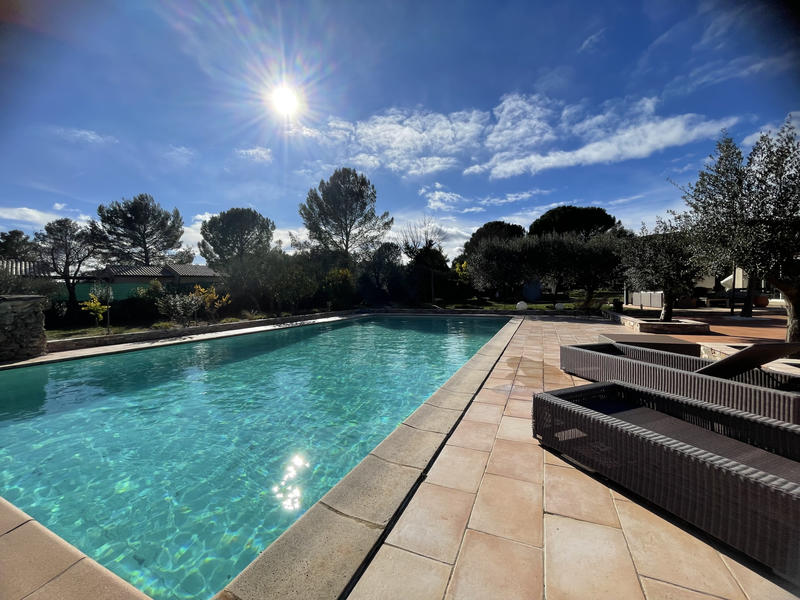 Maison - 200 m² - 7 pièces