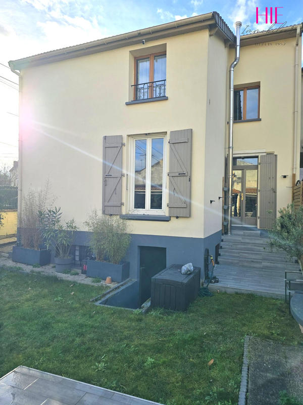 Maison - 140 m² - 6 pièces