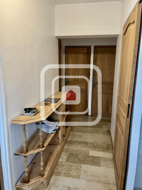 Maison - 222 m² - 8 pièces