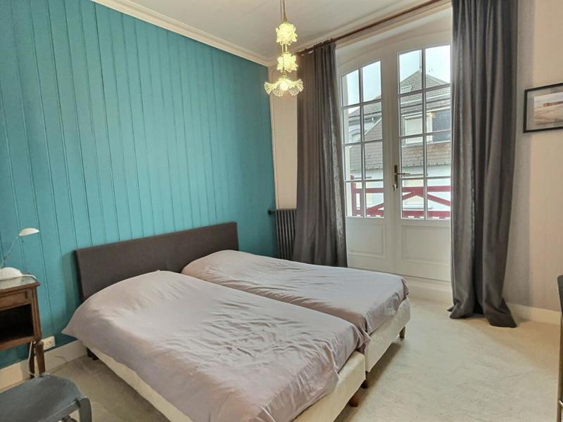 Villa - 130 m² - 8 pièces