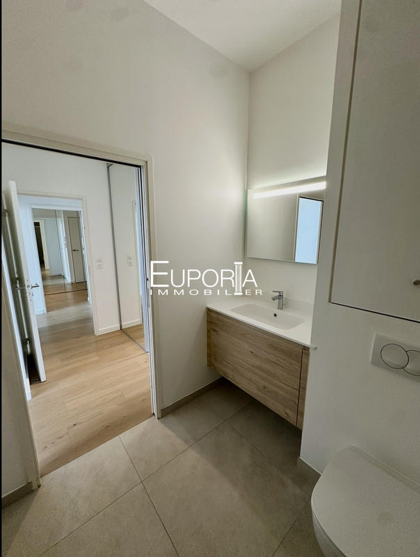 Appartement - 121 m² - 5 pièces