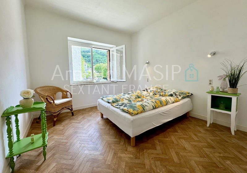 Maison - 190 m² - 7 pièces